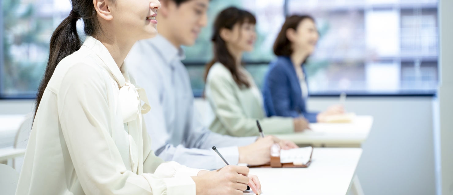 研修を受ける社員